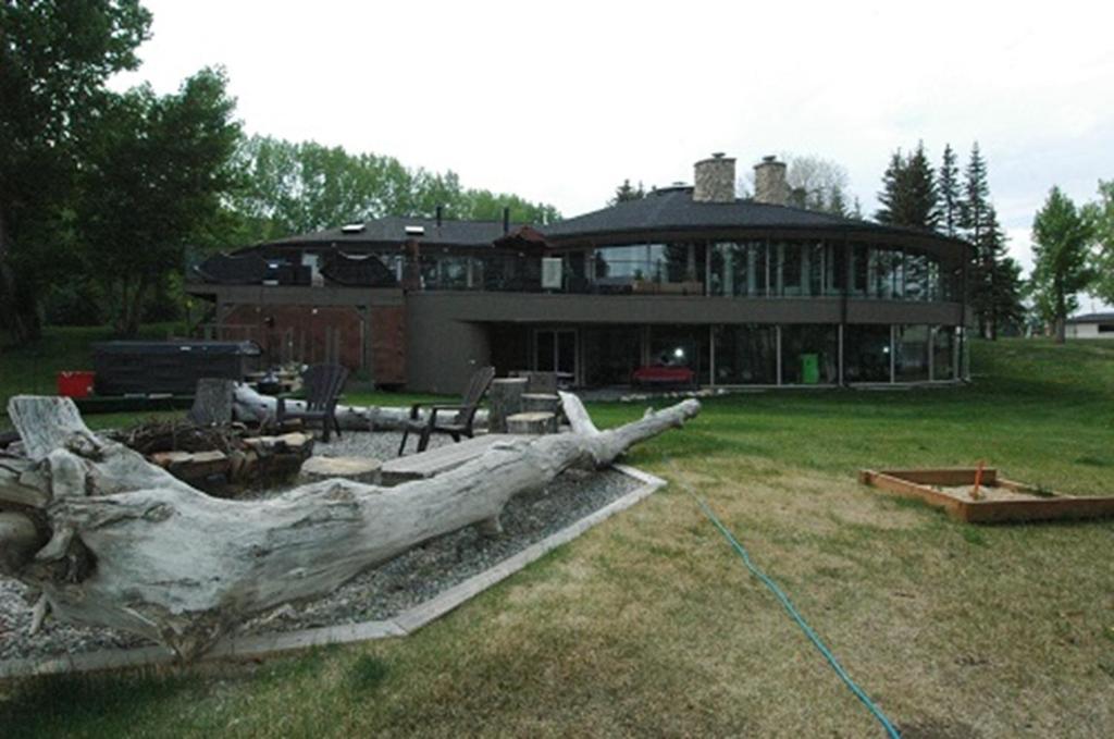 Roundhouse Grotto YYC Exterior foto